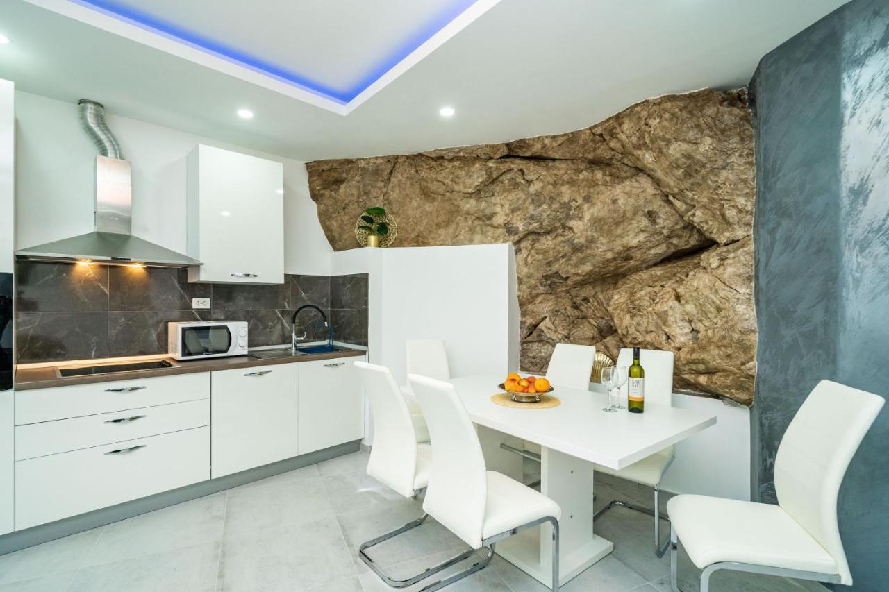 Hidden Gem Apartment Молунат Екстериор снимка