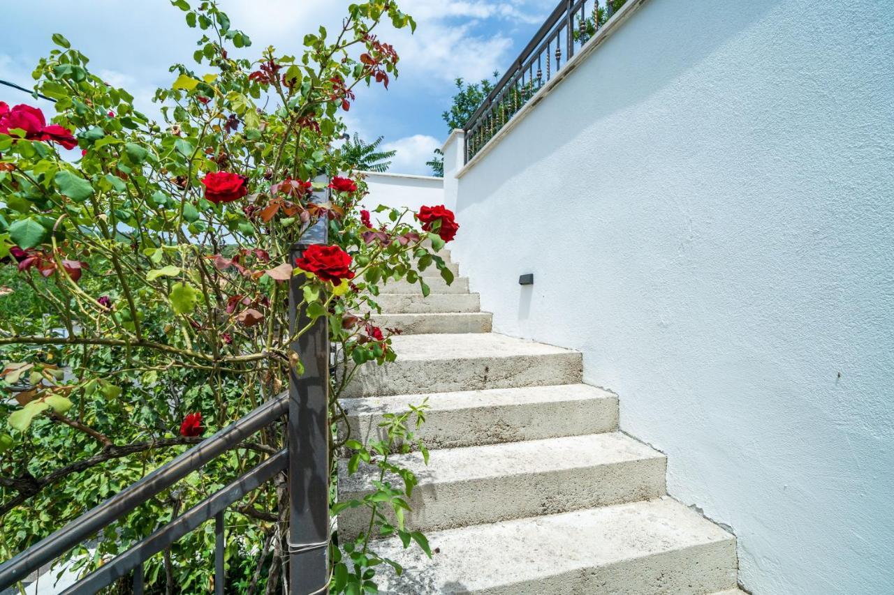 Hidden Gem Apartment Молунат Екстериор снимка