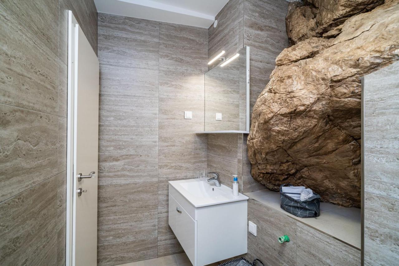 Hidden Gem Apartment Молунат Екстериор снимка